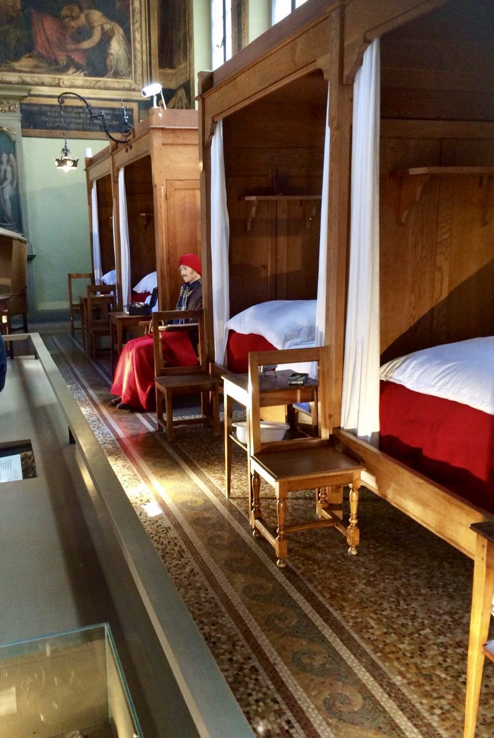 10- the Saint-Hugues room.jpg